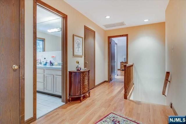 64 Roosevelt Avenue, North Haledon, NJ 07508