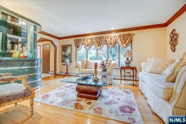 64 Roosevelt Avenue, North Haledon, NJ 07508