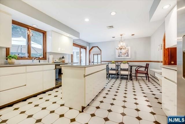 64 Roosevelt Avenue, North Haledon, NJ 07508