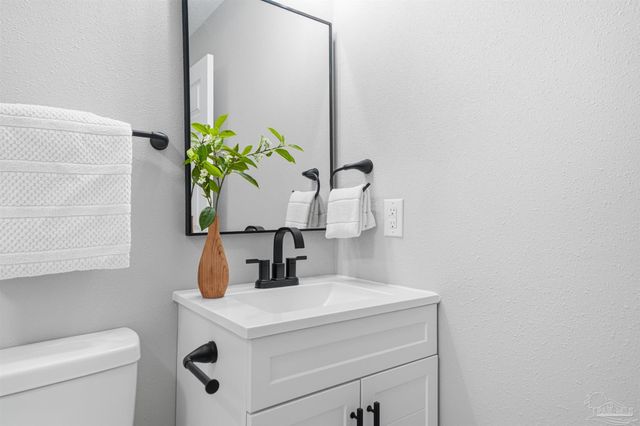 5 Whitehead Dr, Pensacola, FL 32503