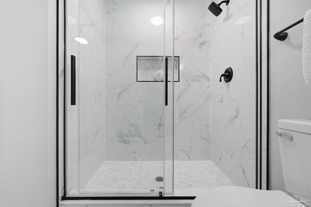 5 Whitehead Dr, Pensacola, FL 32503