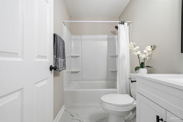 5 Whitehead Dr, Pensacola, FL 32503