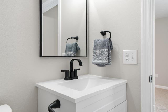 5 Whitehead Dr, Pensacola, FL 32503