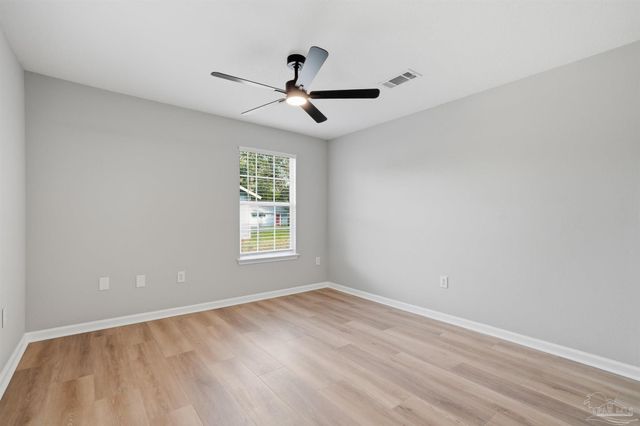 5 Whitehead Dr, Pensacola, FL 32503