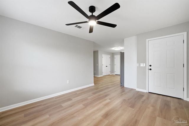 5 Whitehead Dr, Pensacola, FL 32503