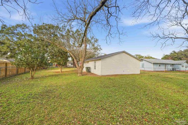 5 Whitehead Dr, Pensacola, FL 32503