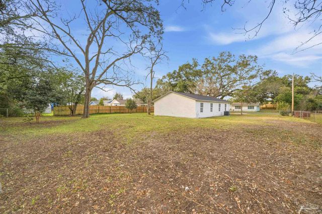 5 Whitehead Dr, Pensacola, FL 32503