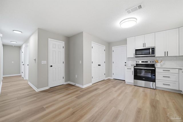 5 Whitehead Dr, Pensacola, FL 32503