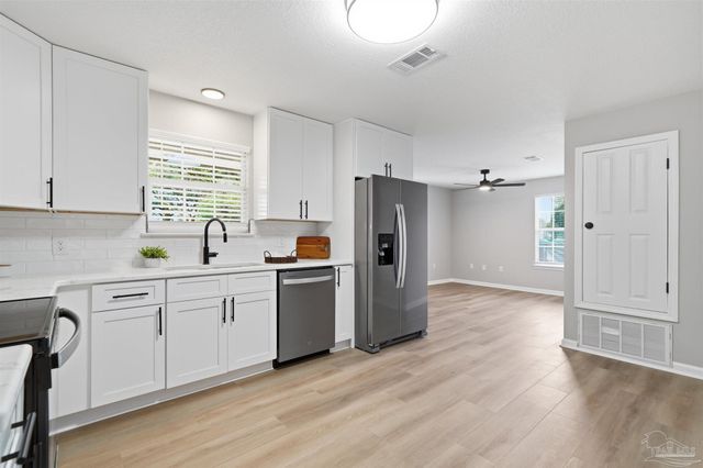 5 Whitehead Dr, Pensacola, FL 32503