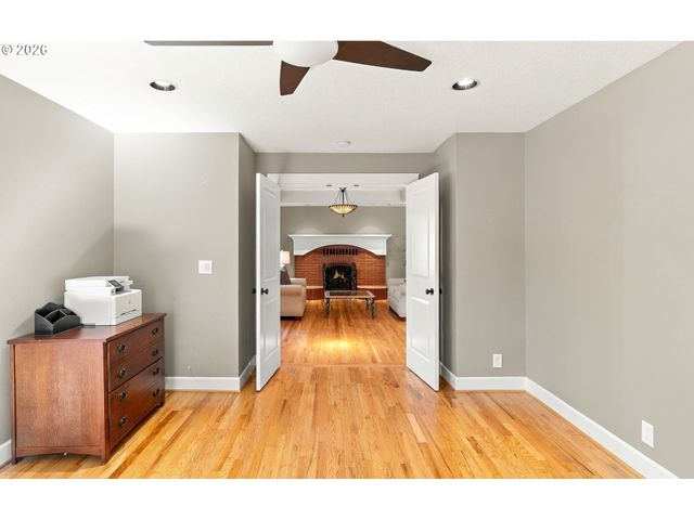 16294 PARKER Rd, Lake Oswego, OR 97035