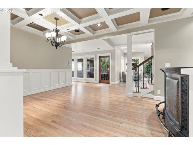 16294 PARKER Rd, Lake Oswego, OR 97035