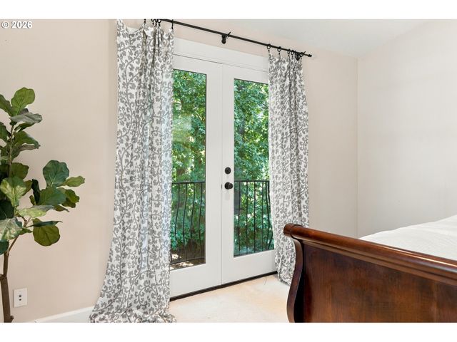16294 PARKER Rd, Lake Oswego, OR 97035