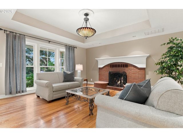 16294 PARKER Rd, Lake Oswego, OR 97035