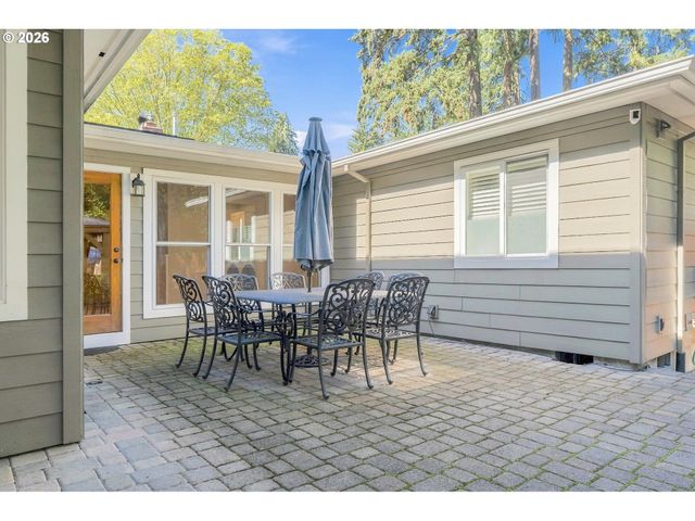 16294 PARKER Rd, Lake Oswego, OR 97035