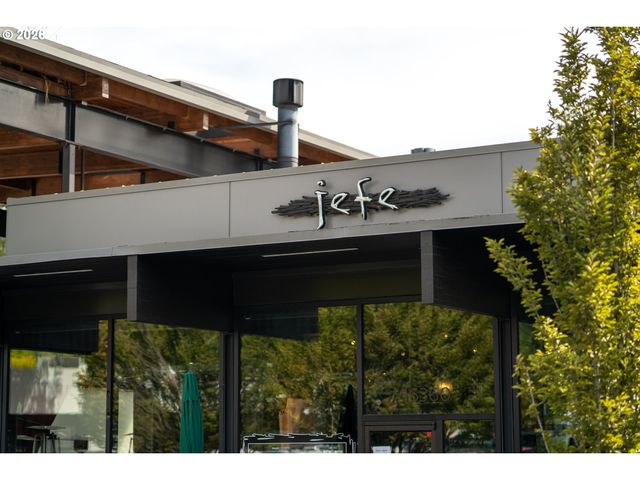 16294 PARKER Rd, Lake Oswego, OR 97035