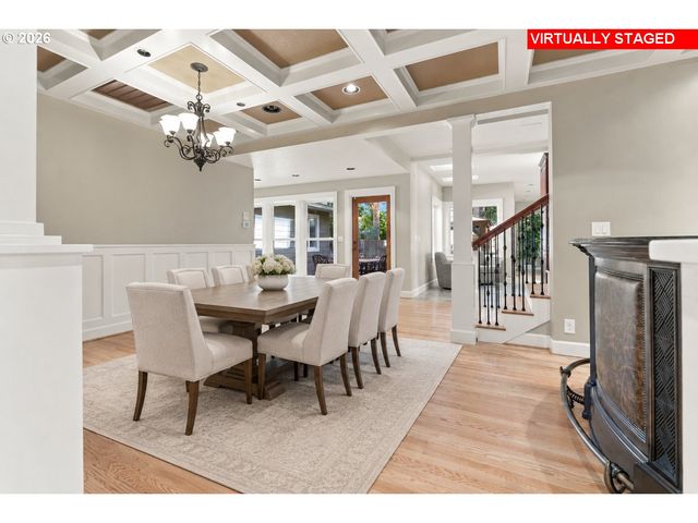 16294 PARKER Rd, Lake Oswego, OR 97035