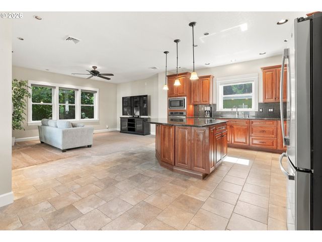 16294 PARKER Rd, Lake Oswego, OR 97035