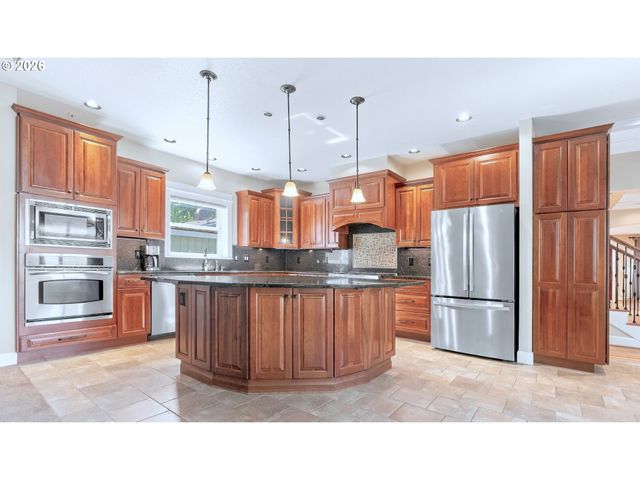 16294 PARKER Rd, Lake Oswego, OR 97035