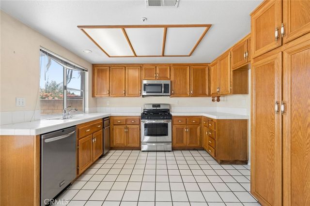 6613 Blanchard, Fontana, CA 92336