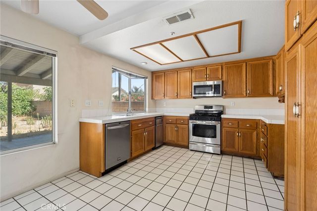 6613 Blanchard, Fontana, CA 92336
