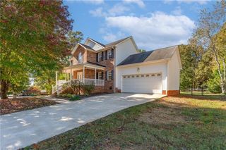 113 Longwood Drive, Advance, NC 27006