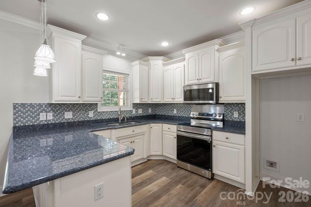 136 Gibralter Point Road, Dallas, NC 28034