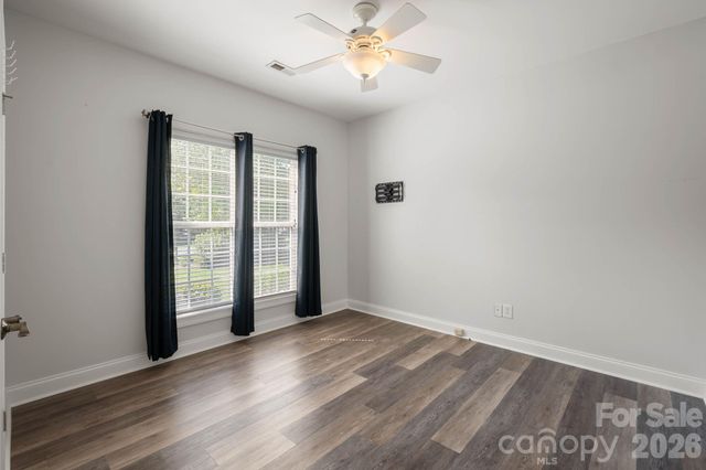 136 Gibralter Point Road, Dallas, NC 28034