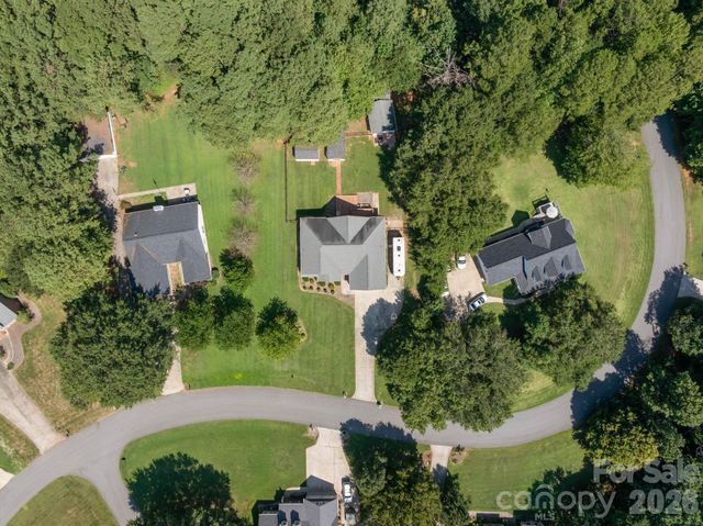 136 Gibralter Point Road, Dallas, NC 28034