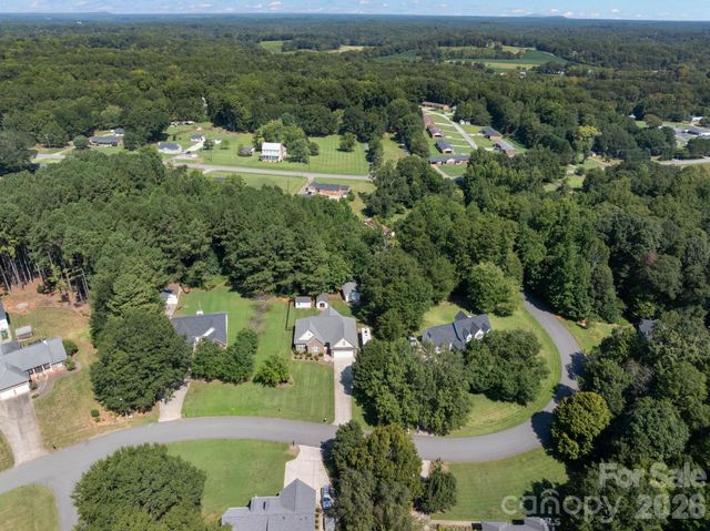 136 Gibralter Point Road, Dallas, NC 28034