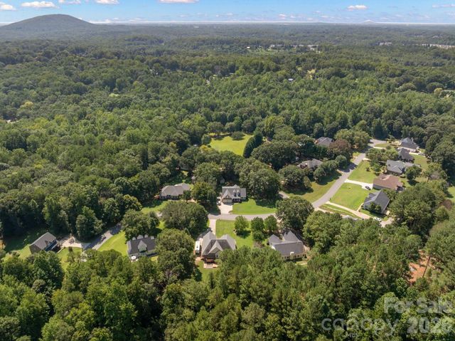 136 Gibralter Point Road, Dallas, NC 28034
