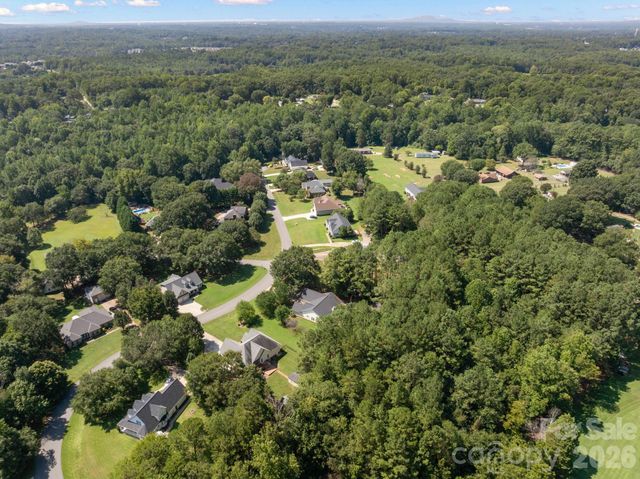 136 Gibralter Point Road, Dallas, NC 28034