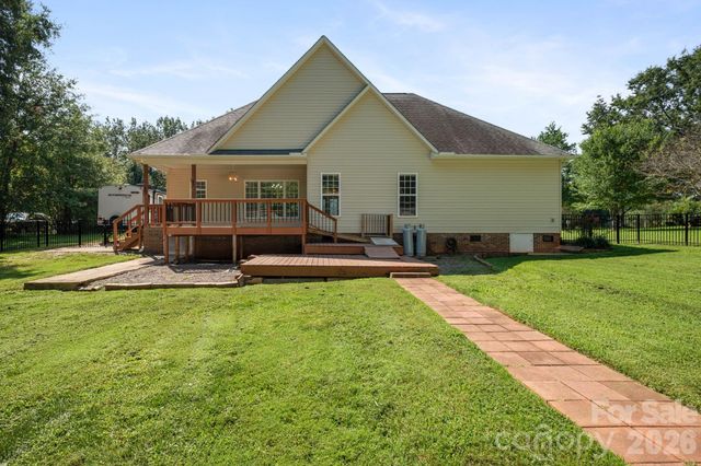 136 Gibralter Point Road, Dallas, NC 28034