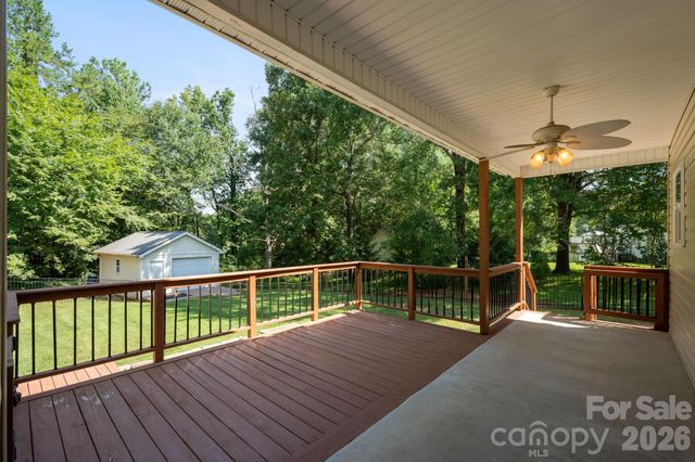 136 Gibralter Point Road, Dallas, NC 28034