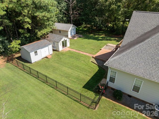 136 Gibralter Point Road, Dallas, NC 28034