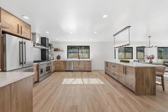 1544 La Vine Ln, Vista, CA 92084