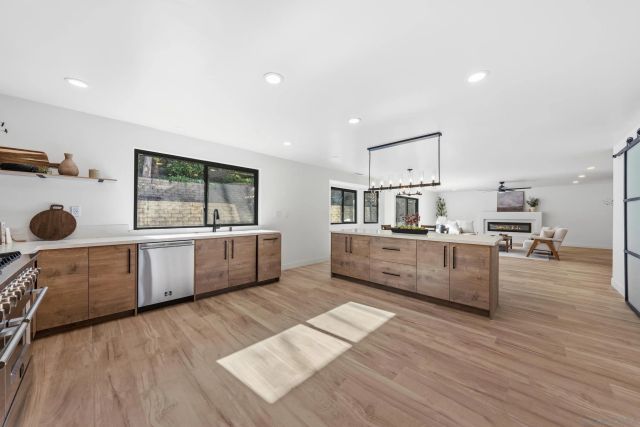 1544 La Vine Ln, Vista, CA 92084