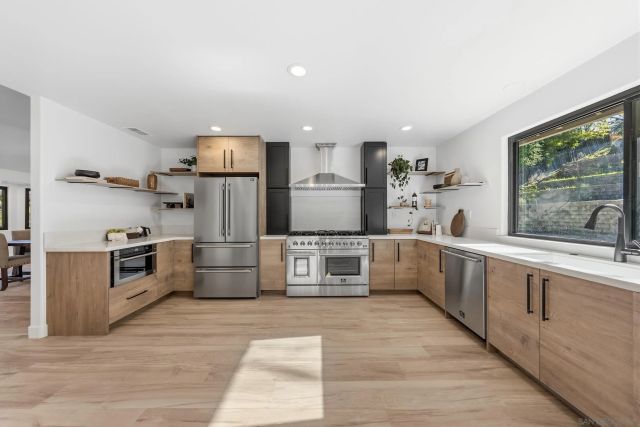 1544 La Vine Ln, Vista, CA 92084