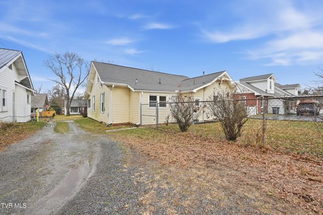 1017 Catawba Street, Kingsport, TN 37660