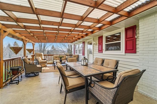 2691 Harlansburg Rd, Scott Twp, PA 16101