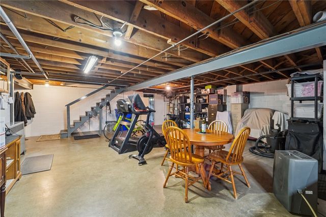 2691 Harlansburg Rd, Scott Twp, PA 16101