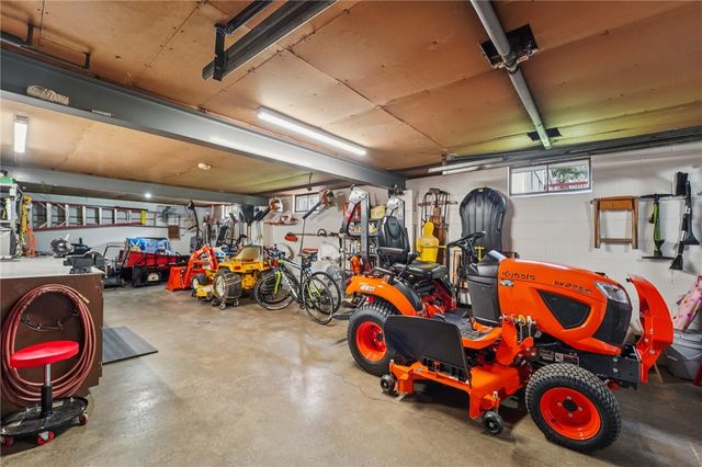 2691 Harlansburg Rd, Scott Twp, PA 16101