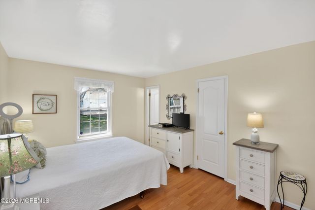 11 Moss Haven Way, Howell, NJ 07731