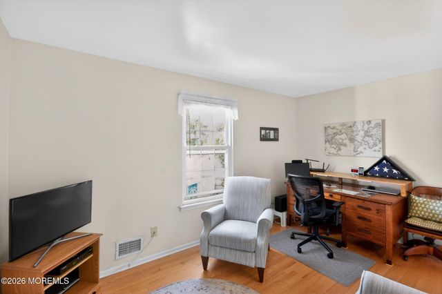11 Moss Haven Way, Howell, NJ 07731