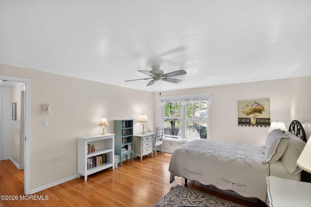 11 Moss Haven Way, Howell, NJ 07731