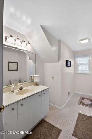 11 Moss Haven Way, Howell, NJ 07731
