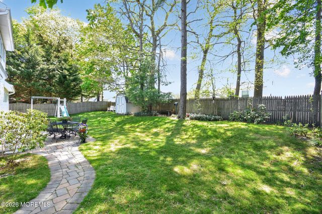11 Moss Haven Way, Howell, NJ 07731