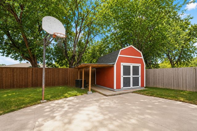 1716 Cynthia Lane, Hurst, TX 76054