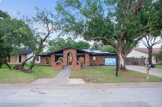 1716 Cynthia Lane, Hurst, TX 76054