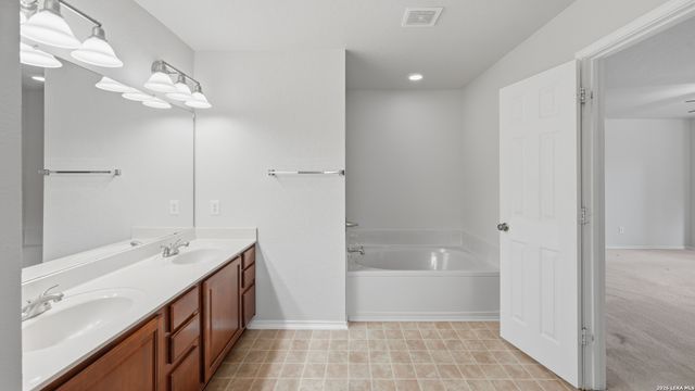 11004 Forest Pass, Live Oak, TX 78233