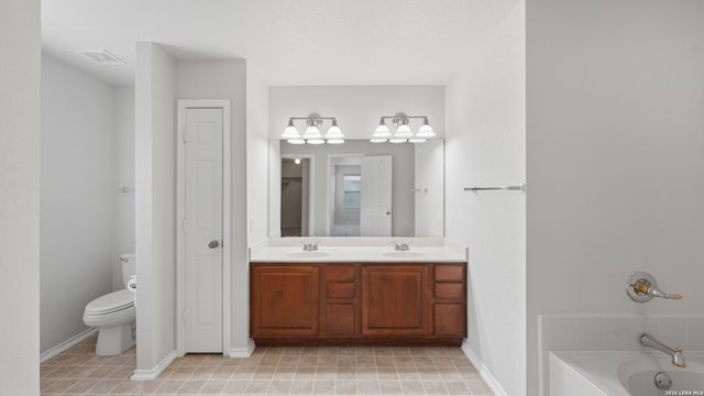 11004 Forest Pass, Live Oak, TX 78233